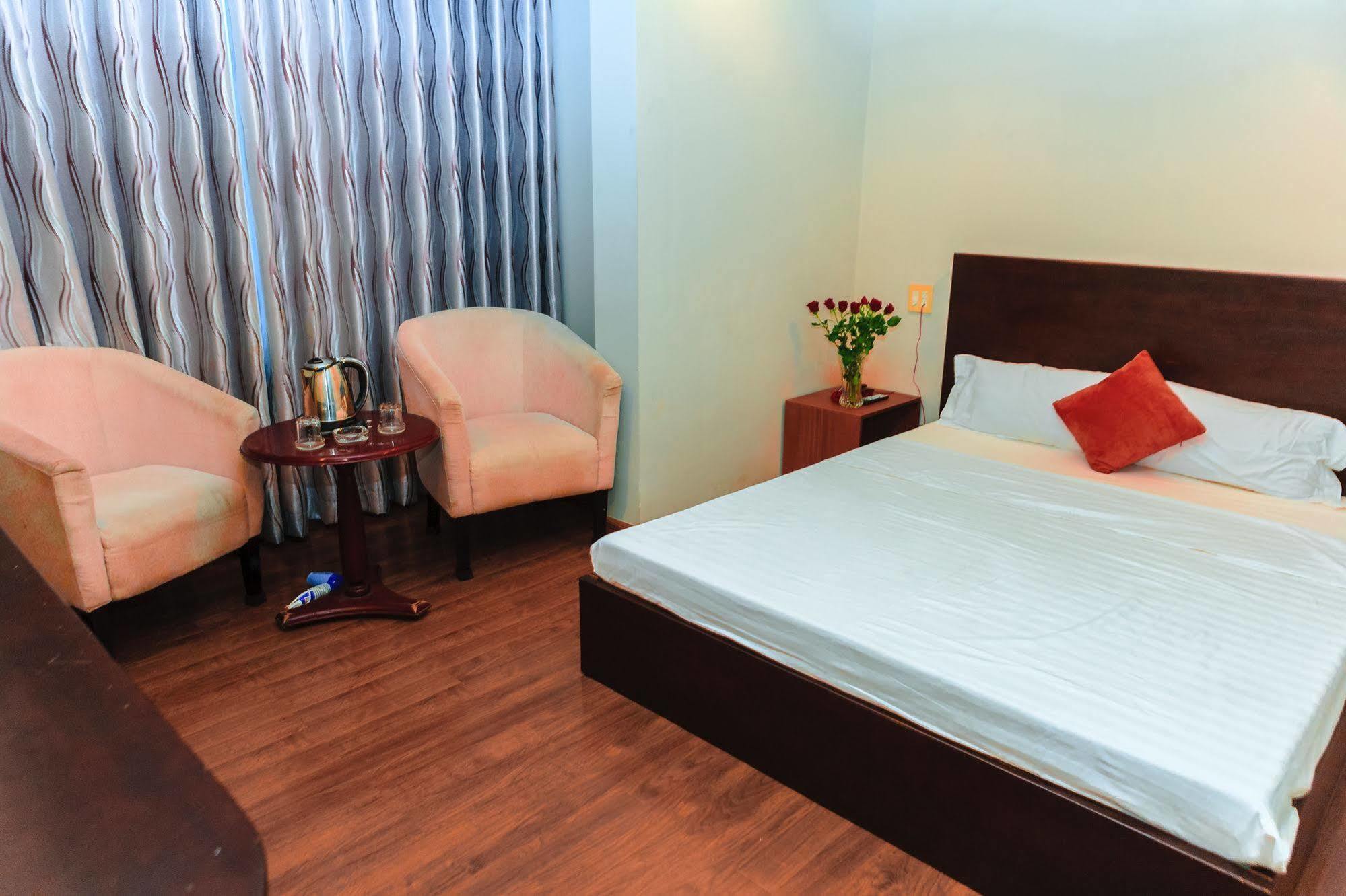 Cosmos Hotel Nha Trang By Ht Exterior foto
