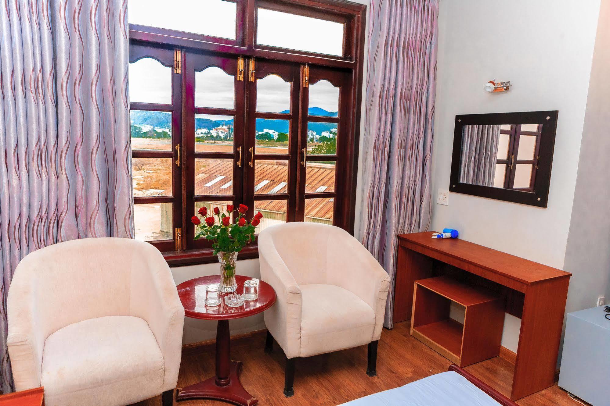 Cosmos Hotel Nha Trang By Ht Exterior foto